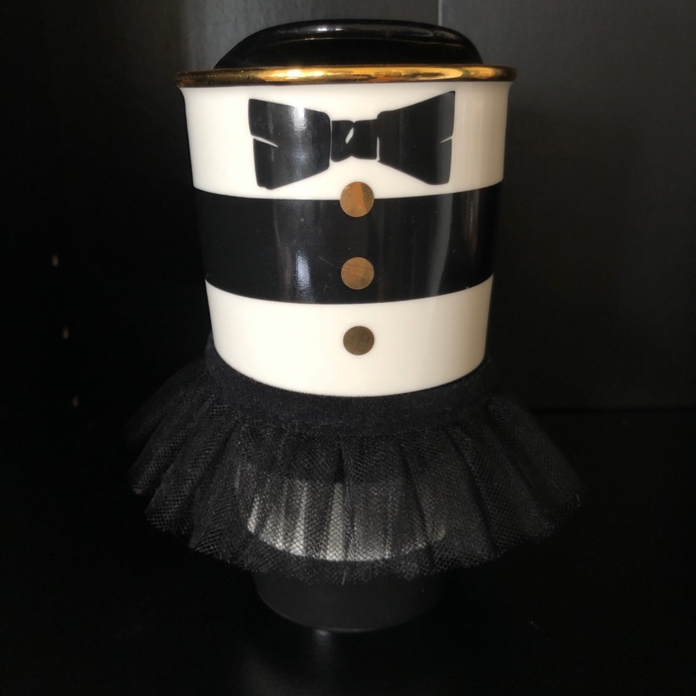 Alice + Olivia Starbucks mug